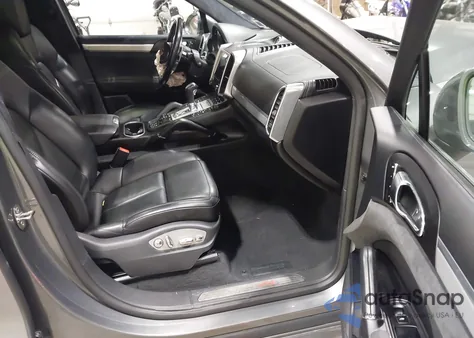 2018 Porsche Cayenne Gts из США, поврежденный, VIN WP1AD2A28JLA80991